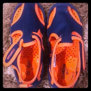 (9) Osh Kosh Water Sandals